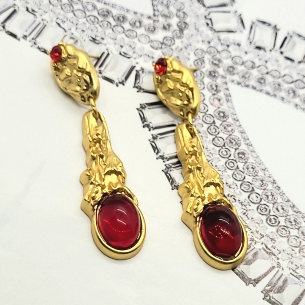 NWT Vintage Baroque Palace Red Crystal Gold Drop Earrings